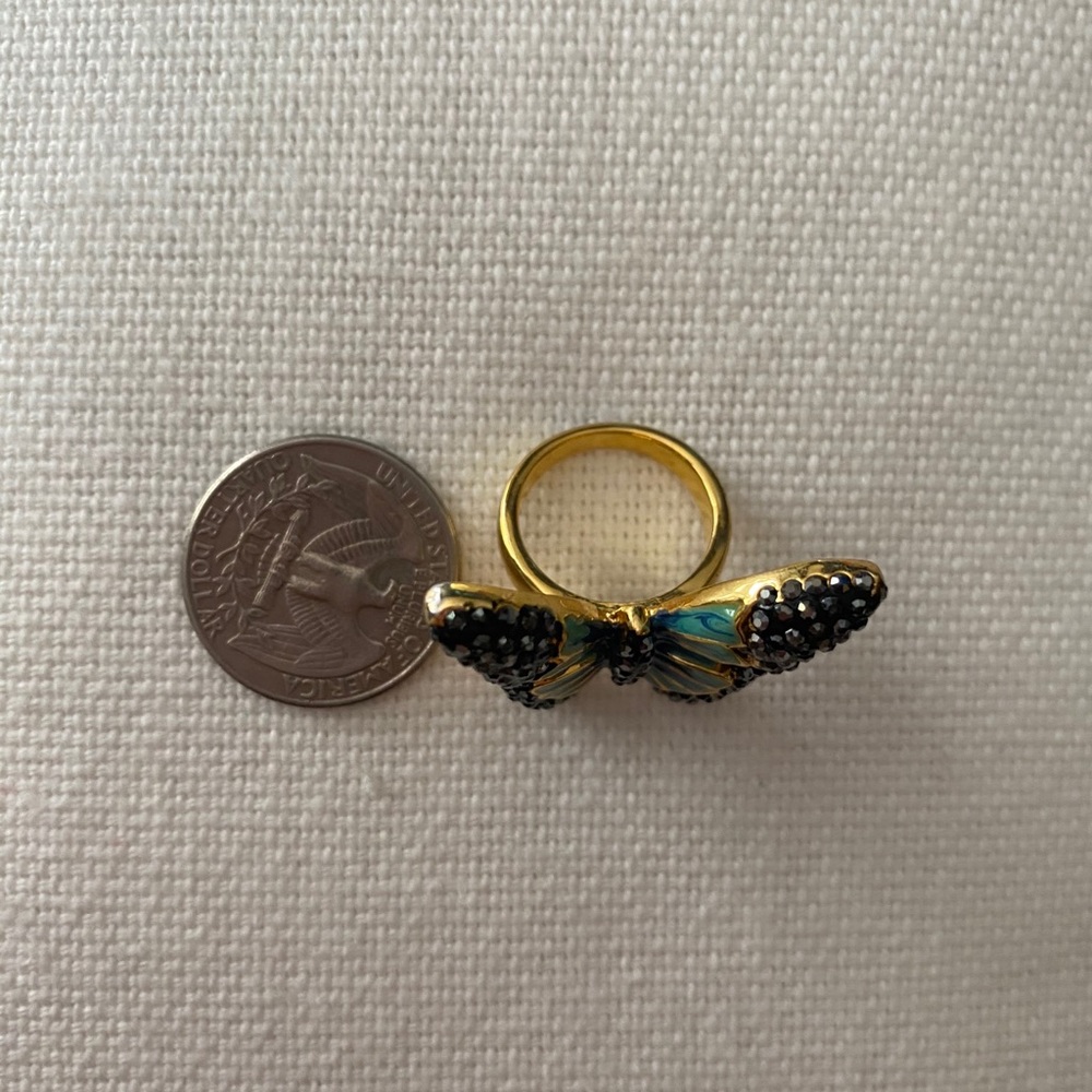 Beautiful Butterfly ring - Picture 3 of 4